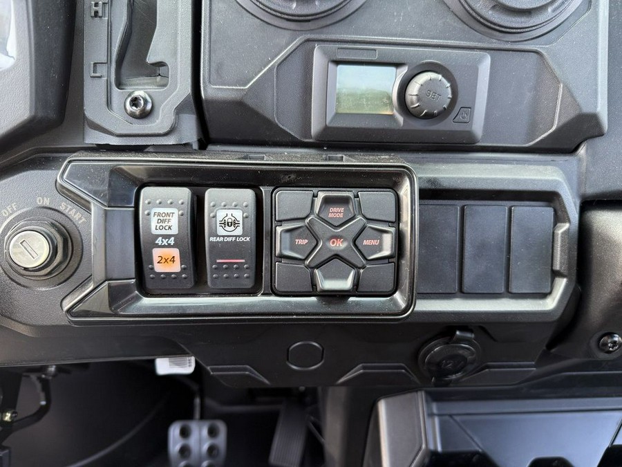 2025 Can-Am® Defender Limited HD10 Desert Tan & Stealth Black