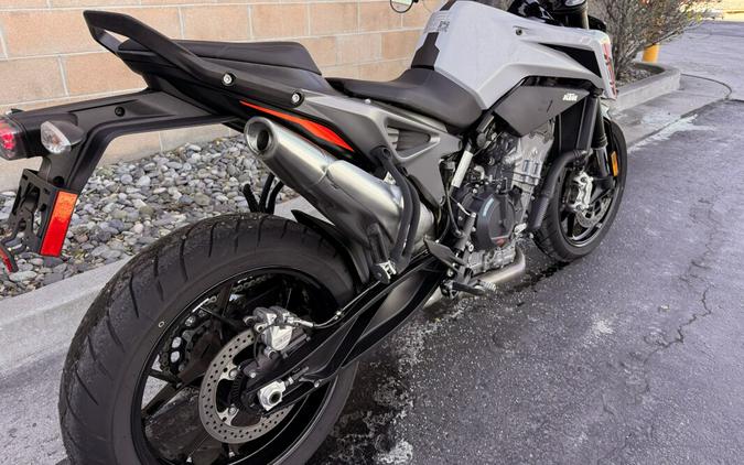 2024 KTM 790 Duke