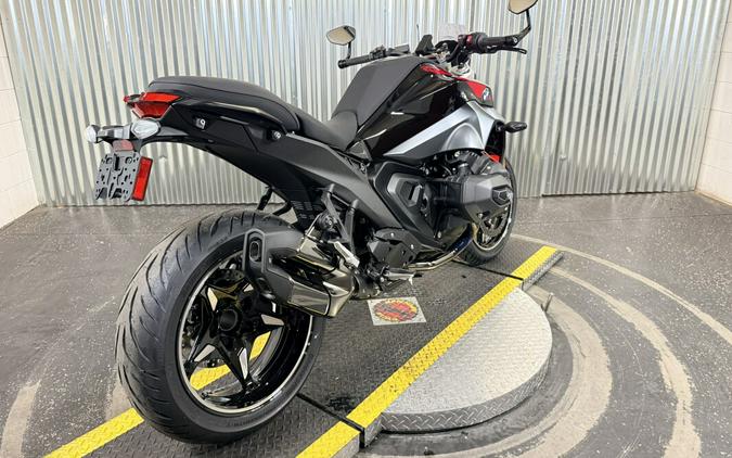 2026 BMW Motorrad R 1300 R