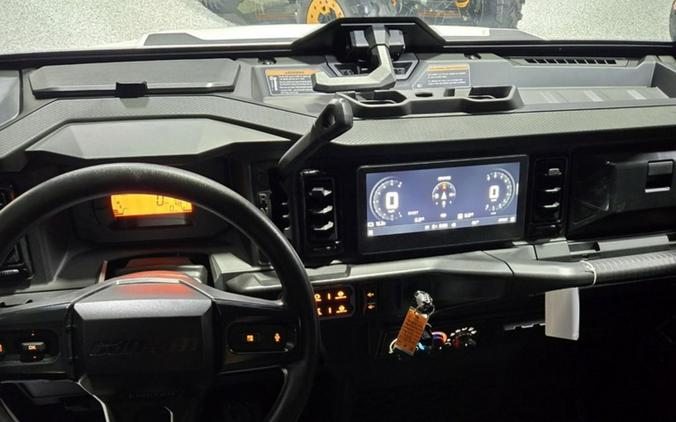 2026 Can-Am Defender Limited HD11