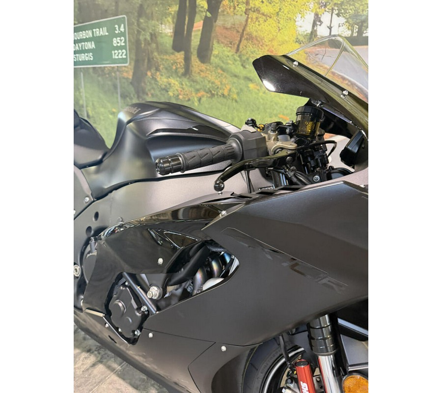 2025 ZX10R ABS with only 150 miles!!!