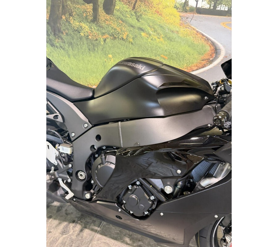 2025 ZX10R ABS with only 150 miles!!!