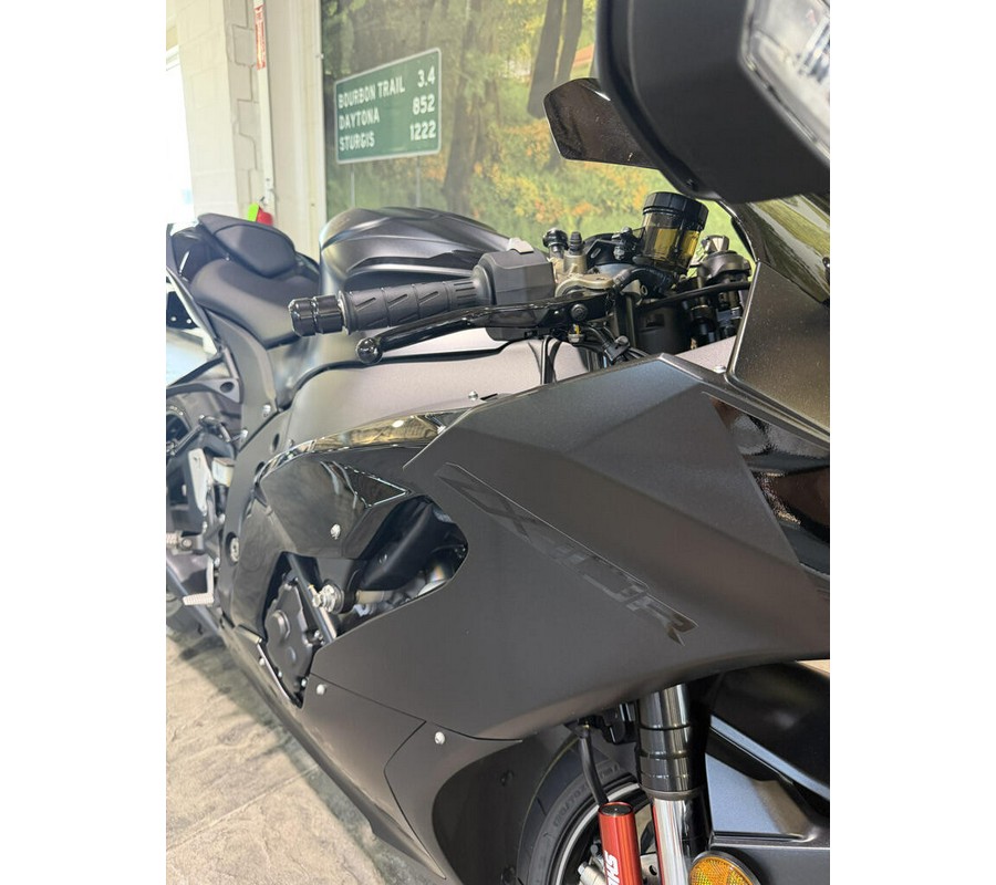 2025 ZX10R ABS with only 150 miles!!!