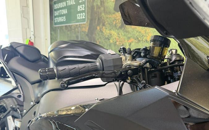 2025 ZX10R ABS with only 150 miles!!!