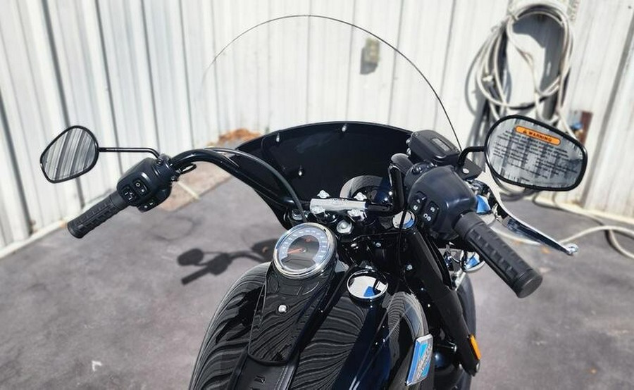 2025 Harley-Davidson® FLHC Heritage Classic