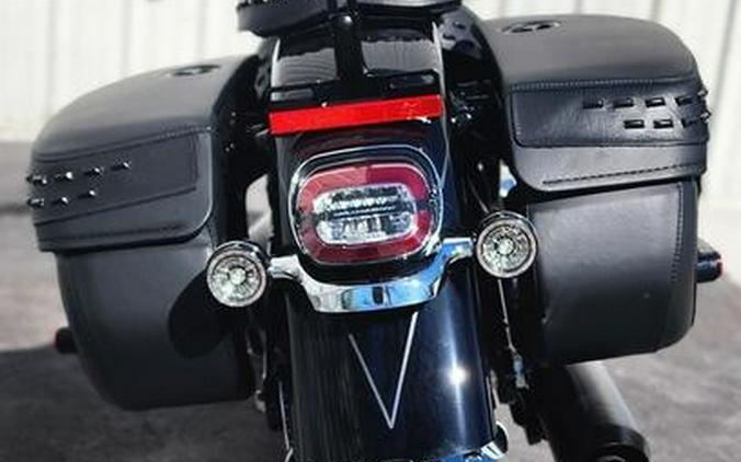 2025 Harley-Davidson® FLHC Heritage Classic