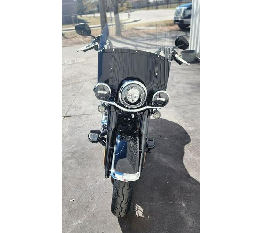 2025 Harley-Davidson® FLHC Heritage Classic