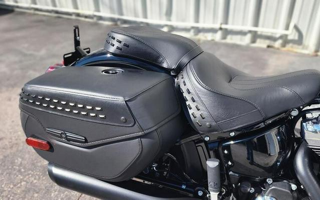 2025 Harley-Davidson® FLHC Heritage Classic