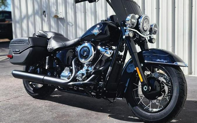 2025 Harley-Davidson® FLHC Heritage Classic