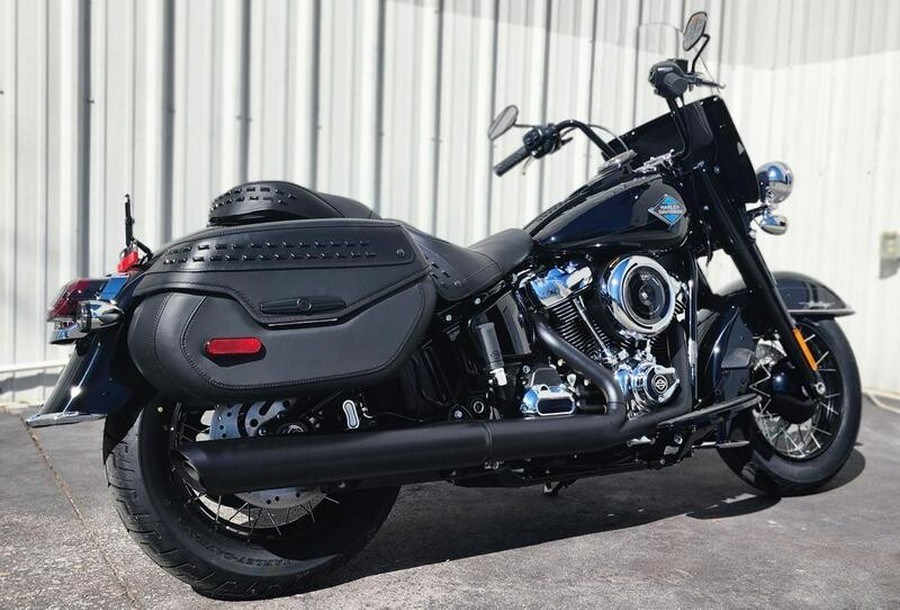 2025 Harley-Davidson® FLHC Heritage Classic