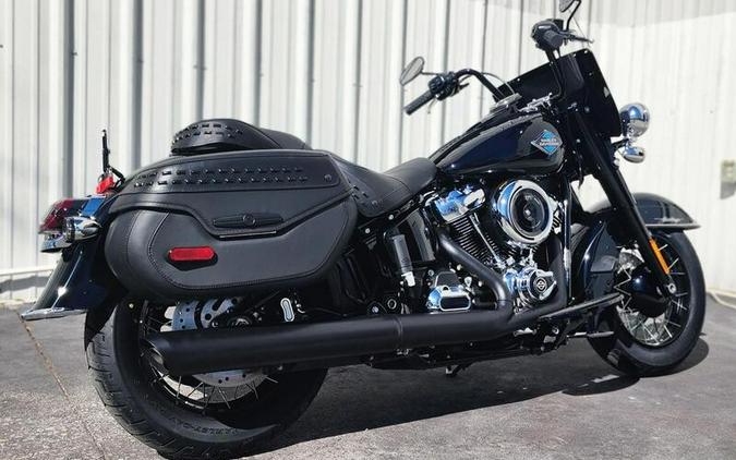 2025 Harley-Davidson® FLHC Heritage Classic