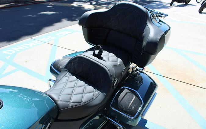 2026 Indian Motorcycle® Pursuit® Limited 112 w/PowerBand Audio Cascade Green with Black Metallic