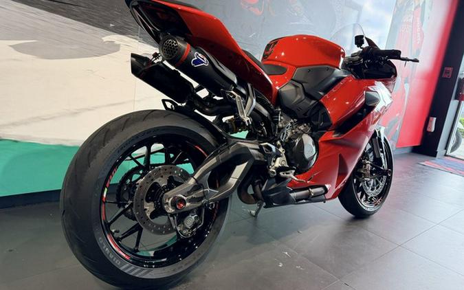 2025 Ducati Panigale V2
