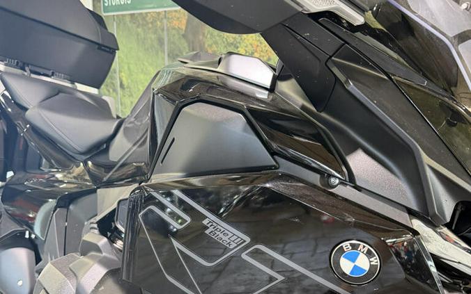 2026 R1300RT Triple Black only 1314 miles!!!