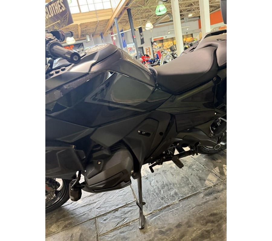 2026 R1300RT Triple Black only 1314 miles!!!