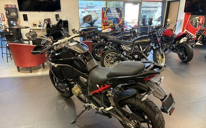 2025 Ducati Multistrada V4 S Travel & Radar Thrilling Black