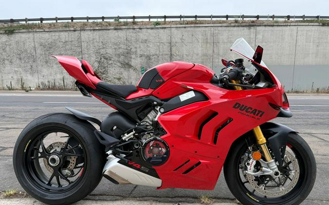2022 Ducati Panigale V4 S