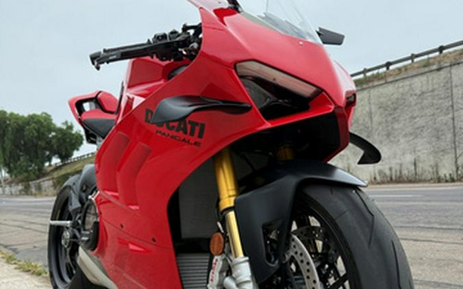 2022 Ducati Panigale V4 S