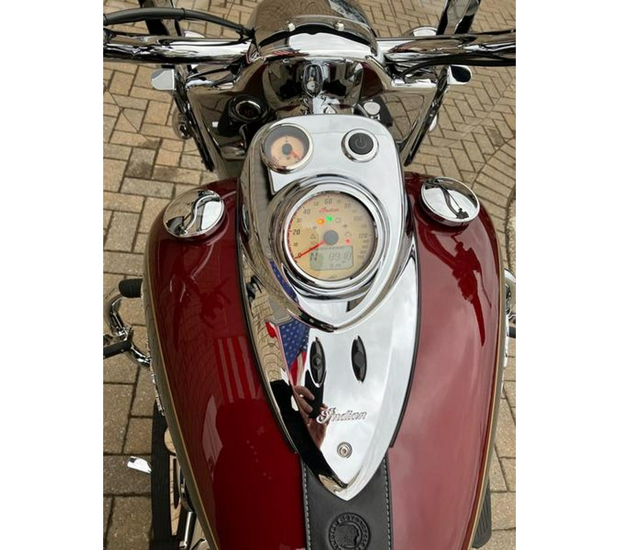 2020 Indian Motorcycle® Springfield® Burgundy Metallic / Titanium Metallic