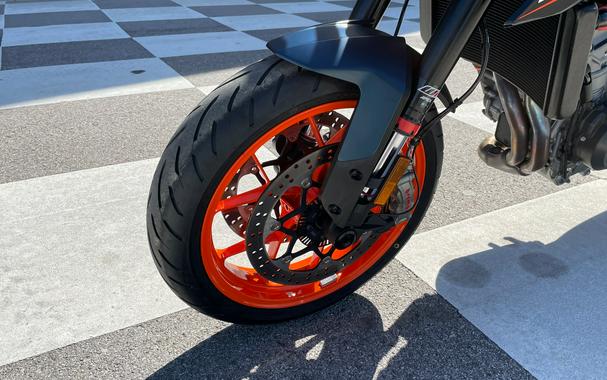2023 KTM Duke 890 R