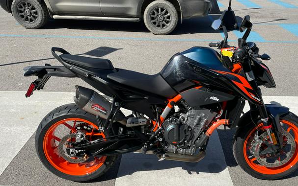 2023 KTM Duke 890 R