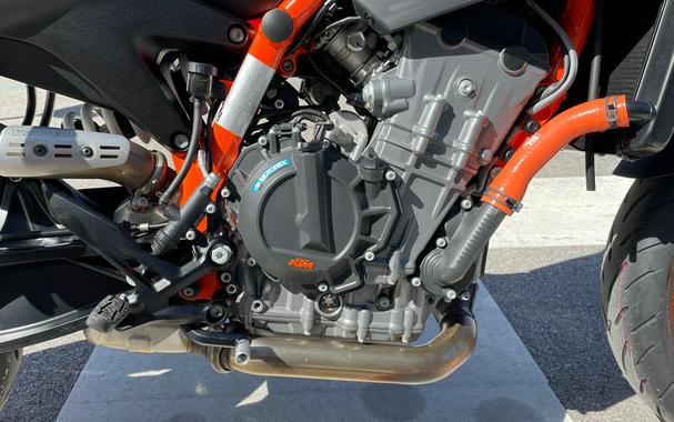 2023 KTM Duke 890 R