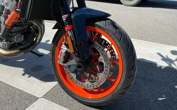2023 KTM Duke 890 R