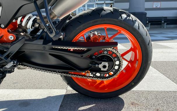 2023 KTM Duke 890 R