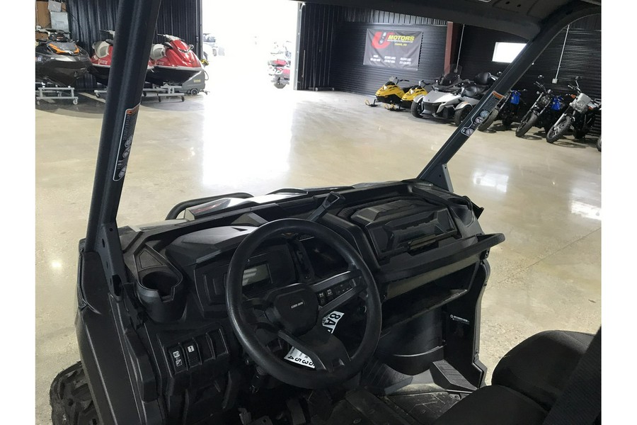2024 Can-Am DEF XT HD7