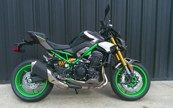 2025 Kawasaki Z900 SE ABS