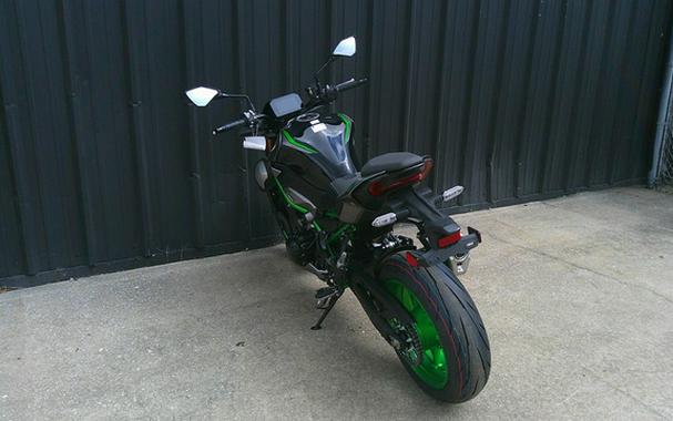 2025 Kawasaki Z900 SE ABS