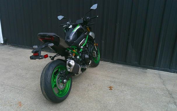 2025 Kawasaki Z900 SE ABS