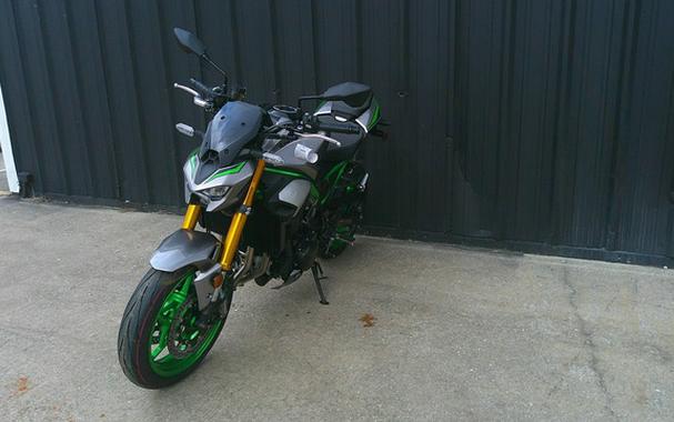 2025 Kawasaki Z900 SE ABS