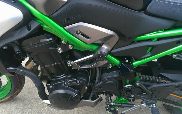 2025 Kawasaki Z900 SE ABS