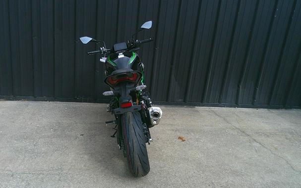 2025 Kawasaki Z900 SE ABS