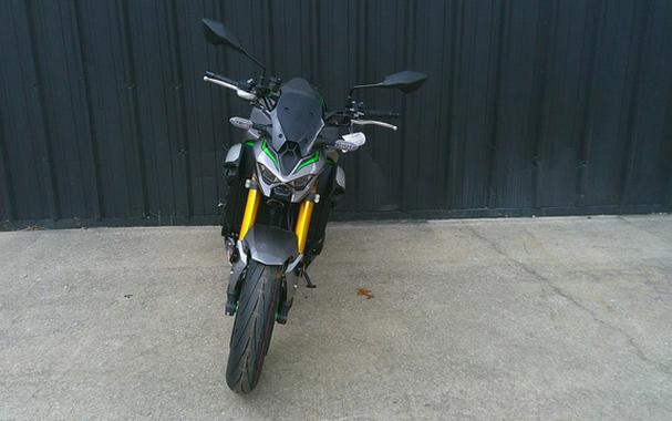 2025 Kawasaki Z900 SE ABS