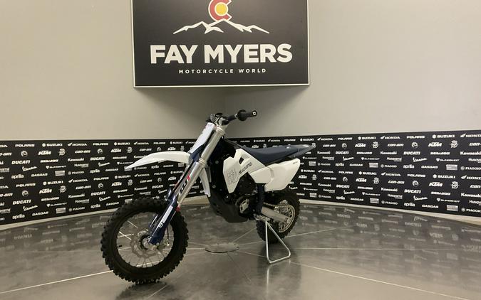 2027 HUSQVARNA EE 5 - 040237Q