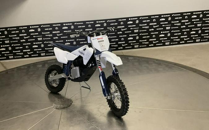 2027 HUSQVARNA EE 5 - 040237Q