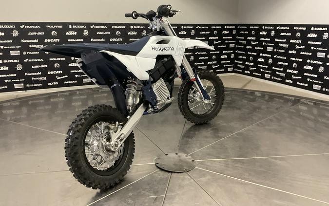 2027 HUSQVARNA EE 5 - 040237Q