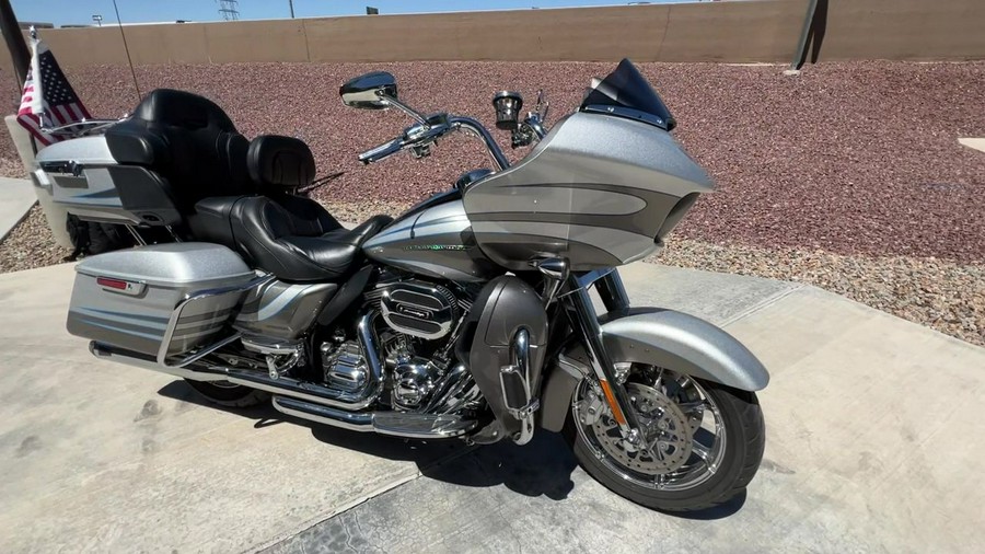 2016 Harley-Davidson® FLTRUSE - CVO™ Road Glide Ultra®