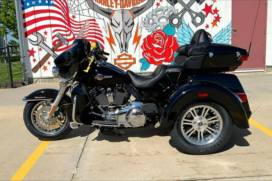 2024 Harley-Davidson® FLHTCUTG - Tri Glide® Ultra