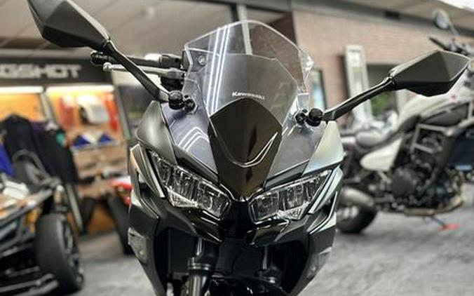 2024 Kawasaki Ninja® 650 Metallic Matte Graphenesteel Gray/Ebony