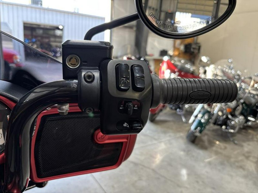 2021 Indian Motorcycle® Chieftain® Dark Horse® Ruby Smoke