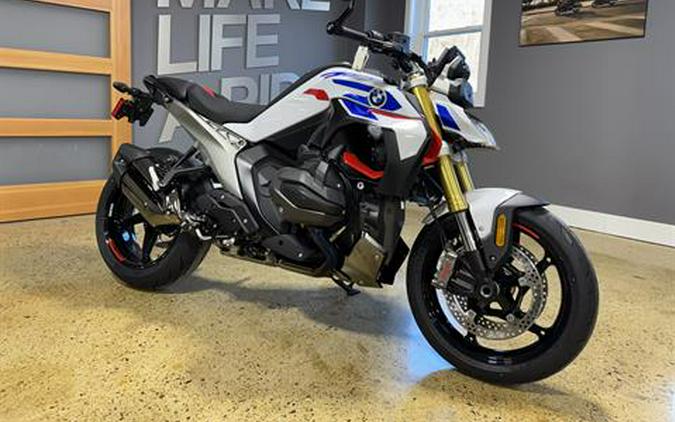 2026 BMW R 1300 R