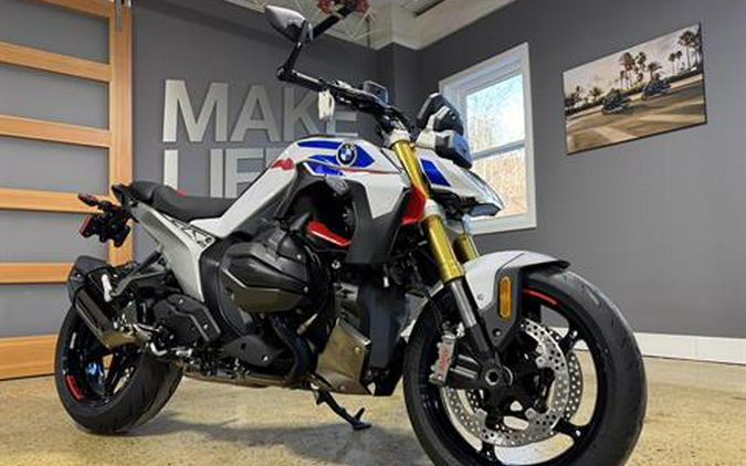 2026 BMW R 1300 R