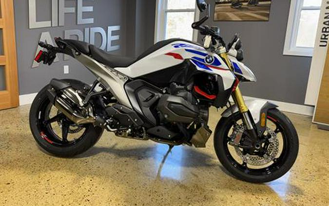 2026 BMW R 1300 R