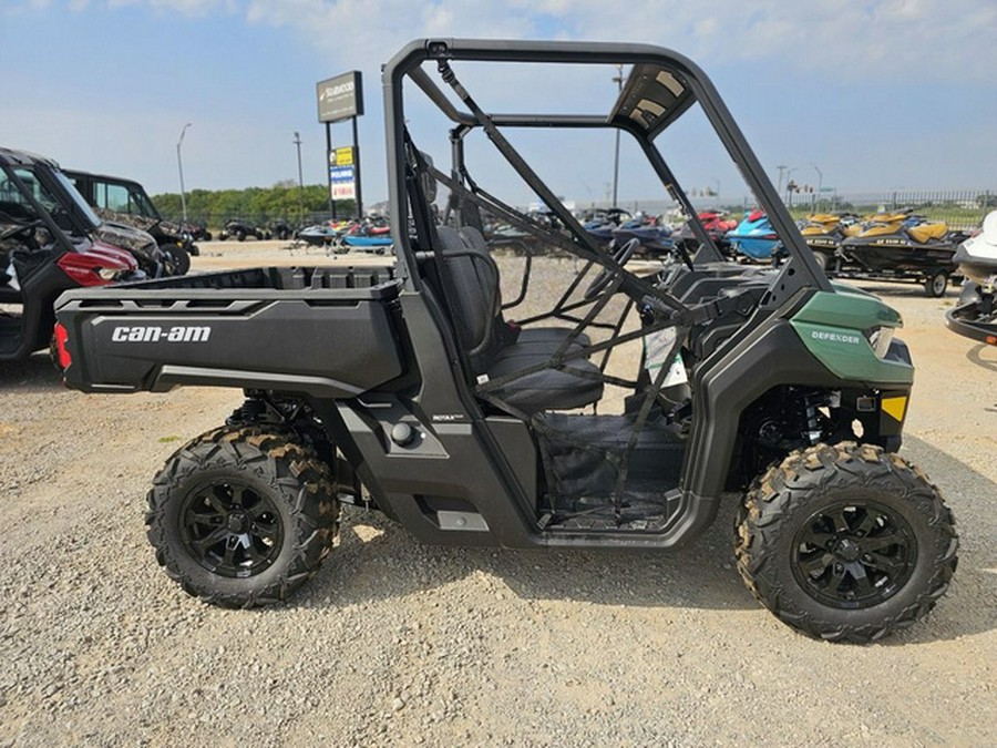 2025 Can-Am Defender DPS HD7