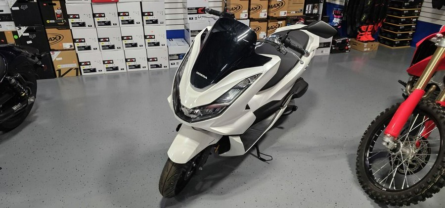 2022 Honda® PCX ABS