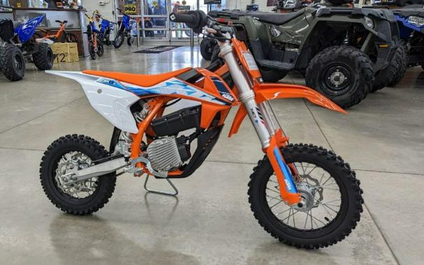 2023 KTM SX-E 3 First Look [Just In Time For Christmas]