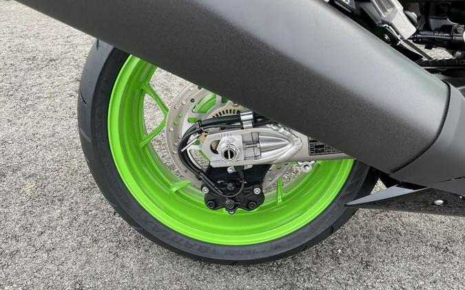 2024 Kawasaki Ninja® ZX™-14R 40th Anniversary Edition ABS